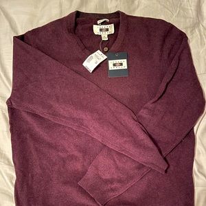 100% Cashmere Burgundy men’s sweater. Men’s warehouse size M. Originally $259.